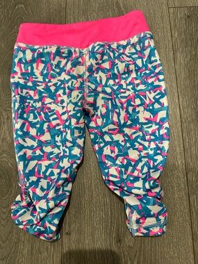 Nike Dri Fit capri leggings pink white and blue size 4